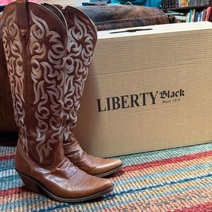 LIBERTY Black Women's Tan Cowboy Boots